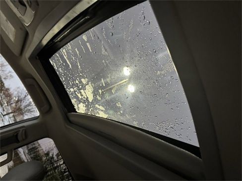 Used 2013 Toyota Sienna XLE image 6