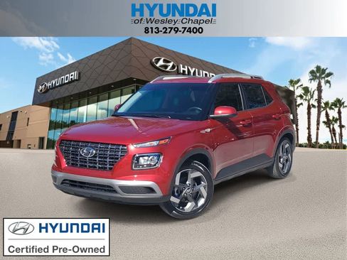 Used 2024 Hyundai Venue SEL image 1