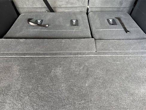 Used 2025 GMC Acadia Elevation image 16