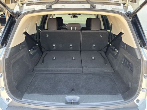 Used 2025 Nissan Pathfinder SV FWD image 34