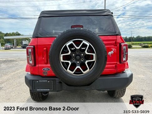 Used 2023 Ford Bronco 2-Door AWD/4WD image 4