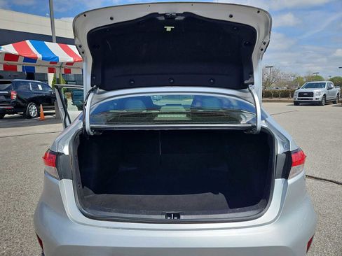 Used 2021 Toyota Corolla LE w/ LE Convenience Package image 33