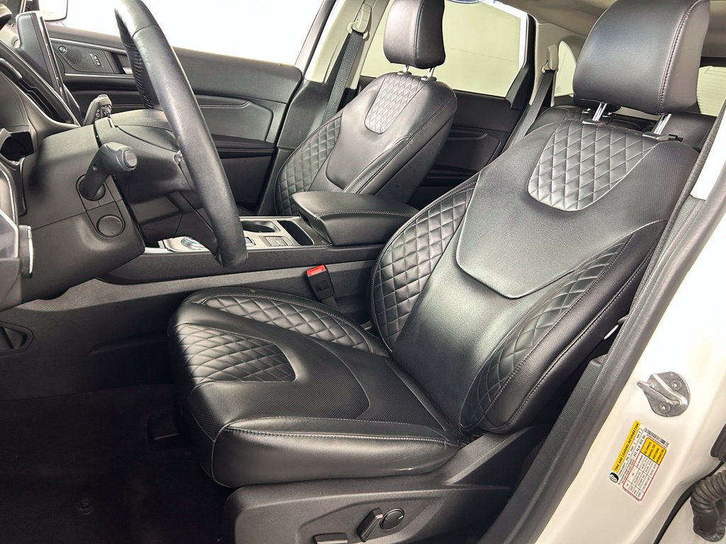 Used 2024 Ford Edge Titanium w/ Equipment Group 301A AWD/4WD image 17