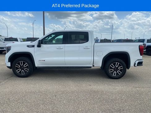 Used 2022 GMC Sierra 1500 AT4 w/ AT4 Preferred Package AWD/4WD image 3