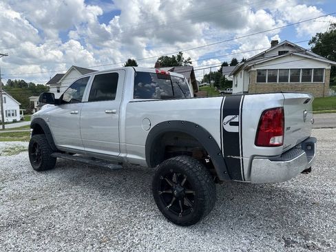 Used 2011 RAM 2500 SLT AWD/4WD image 6