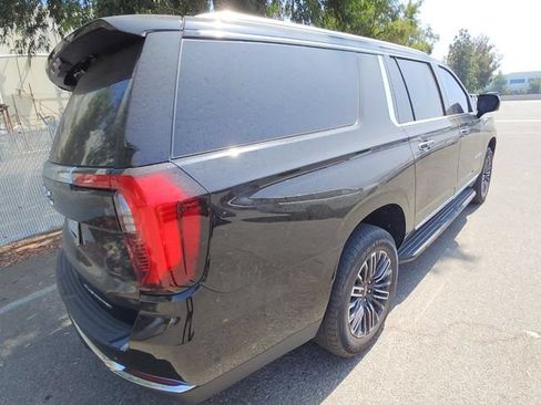 Used 2025 GMC Yukon XL Elevation AWD/4WD image 4
