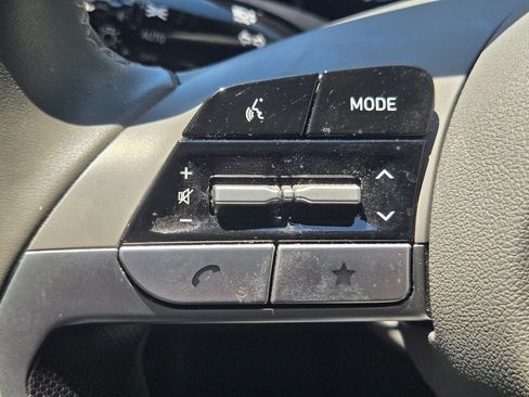 Used 2024 Hyundai Elantra SEL w/ Convenience Package FWD image 23