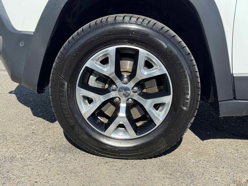 Used 2014 Jeep Cherokee Trailhawk w/ Technology Group image 6