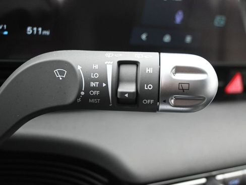Used 2025 Hyundai Ioniq 5 SE RWD image 23