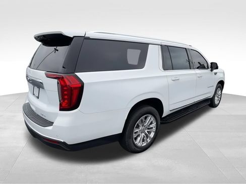 Used 2023 GMC Yukon XL SLT w/ SLT Premium Package AWD/4WD image 8