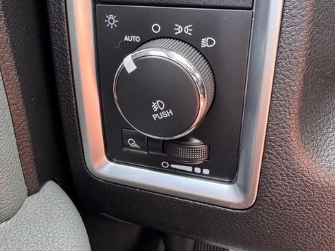 Used 2015 RAM 1500 Big Horn RWD image 23