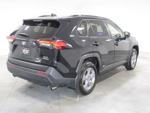 Used 2023 Toyota RAV4 XLE w/ Convenience Package image 9