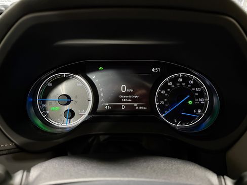 Used 2023 Toyota Venza LE image 16