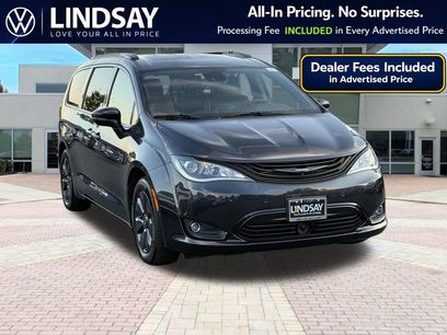 Used 2019 Chrysler Pacifica Limited w/ Advanced Safetytec Group