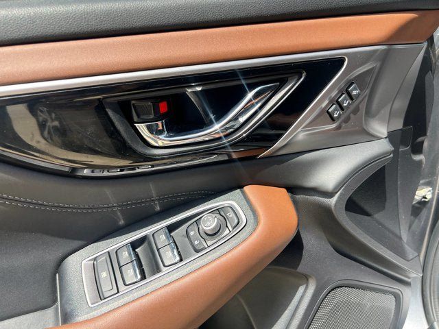 Used 2022 Subaru Outback Touring w/ Popular Package #2 AWD/4WD image 16