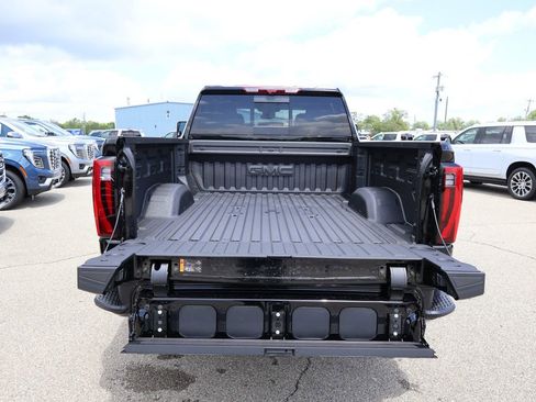 New 2026 GMC Sierra 2500 Denali w/ Denali Reserve Package AWD/4WD image 3