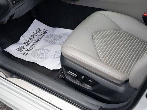 Used 2023 Toyota Camry SE image 26