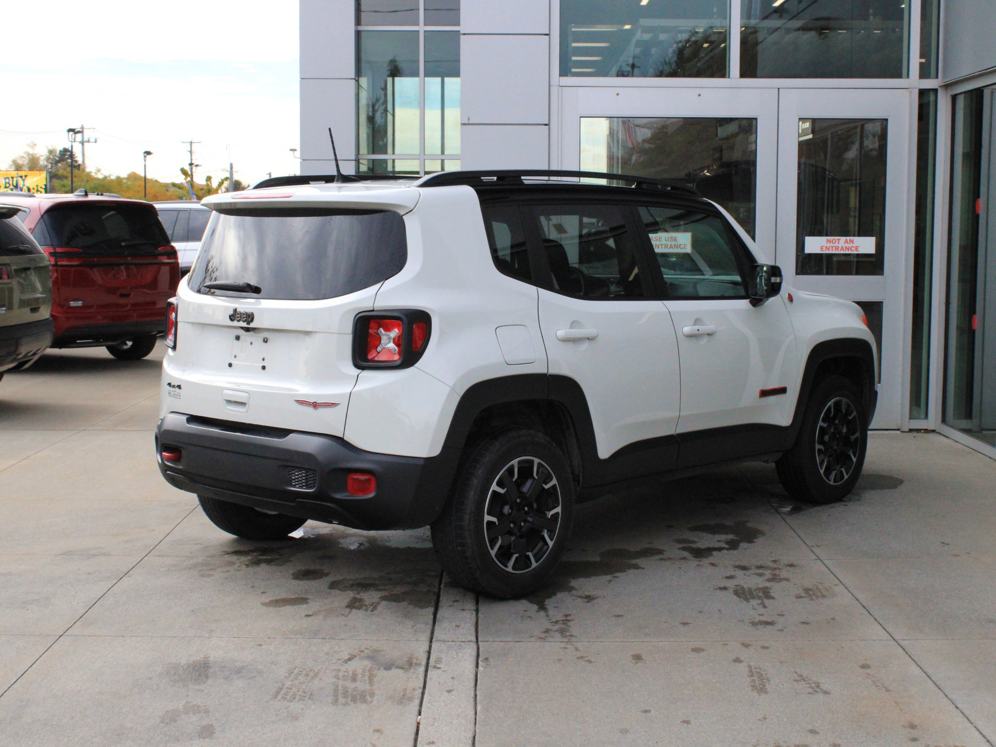 Used 2023 Jeep Renegade Trailhawk AWD/4WD image 6
