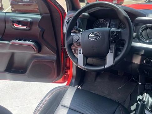 Used 2023 Toyota Tacoma TRD Pro AWD/4WD image 12