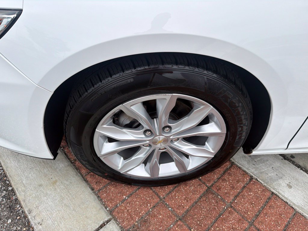 Used 2023 Chevrolet Malibu LT FWD image 10