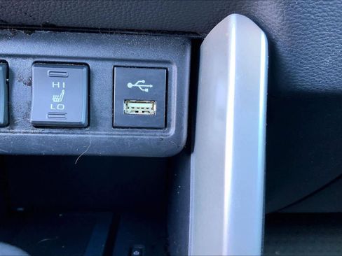 Used 2022 Toyota Corolla Cross XLE image 31