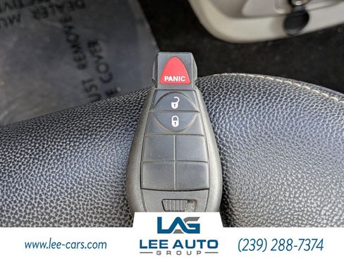 Used 2016 Chrysler Town & Country Touring image 27