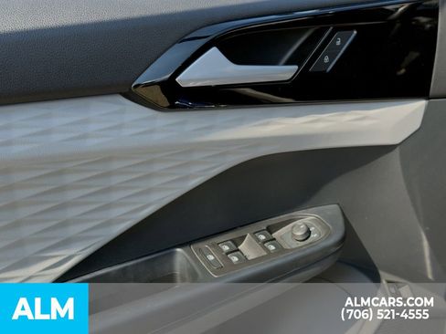 Used 2024 Volkswagen Taos S image 9