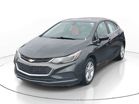 Used 2017 Chevrolet Cruze LT w/ Convenience Package image 2