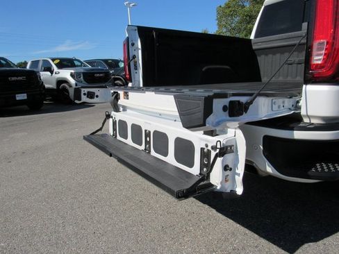 Certified 2022 GMC Sierra 1500 Denali image 32