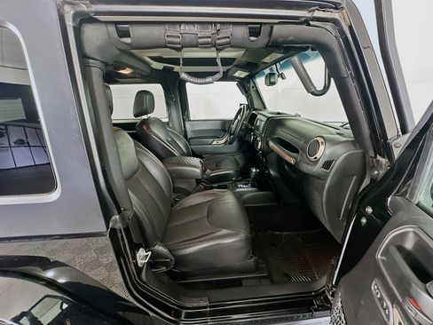 Used 2017 Jeep Wrangler 75th Anniversary image 24