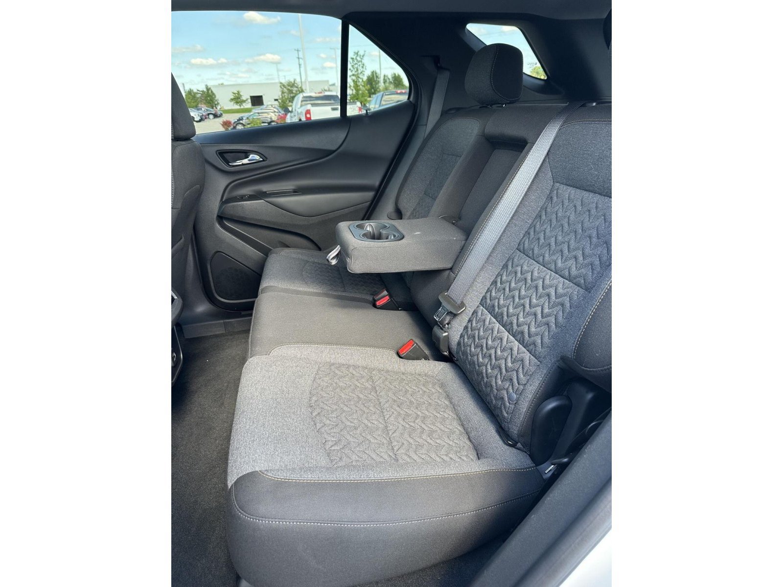 Used 2024 Chevrolet Equinox LT FWD image 33