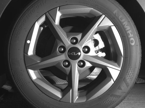 Used 2025 Kia K4 LXS image 14