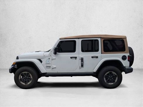 Used 2018 Jeep Wrangler Unlimited Sahara AWD/4WD image 9