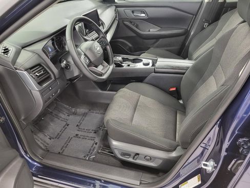 Used 2025 Nissan Rogue SV image 10