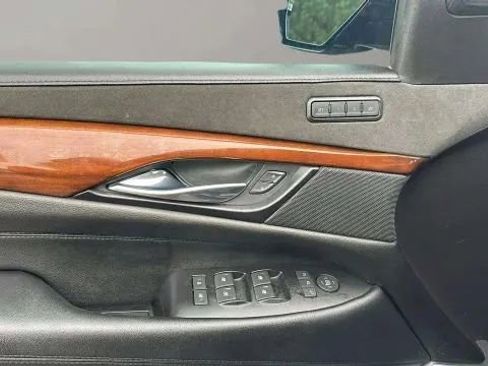 Used 2019 Cadillac Escalade ESV Premium Luxury image 24