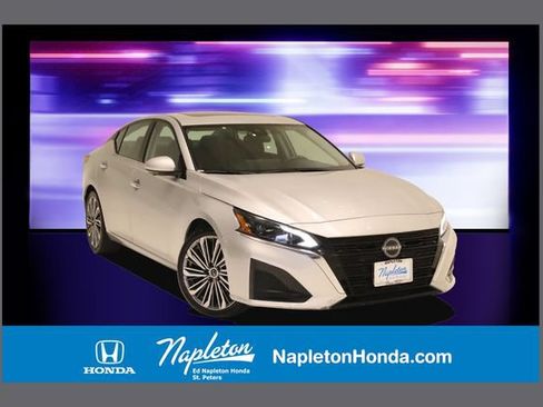 Used 2023 Nissan Altima 2.5 SL FWD image 1