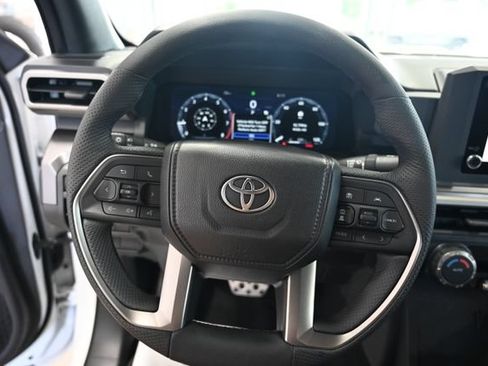 Used 2025 Toyota Tacoma TRD Sport AWD/4WD image 24