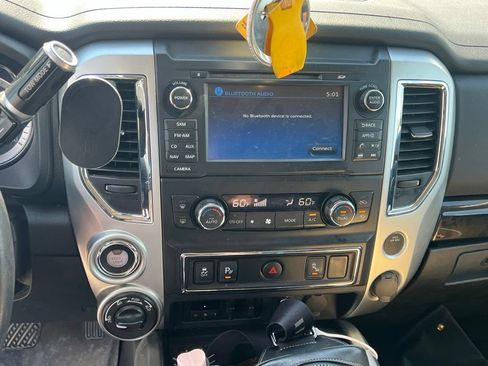 Used 2017 Nissan Titan SV AWD/4WD image 10