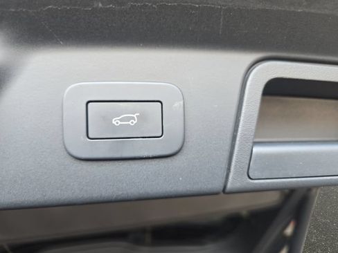 Certified 2025 Land Rover Range Rover Velar S AWD/4WD image 16