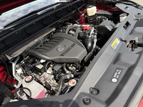 Used 2023 Toyota Highlander XLE FWD image 22