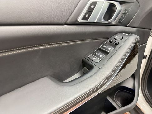 Used 2021 BMW X5 xDrive40i w/ Premium Package image 17