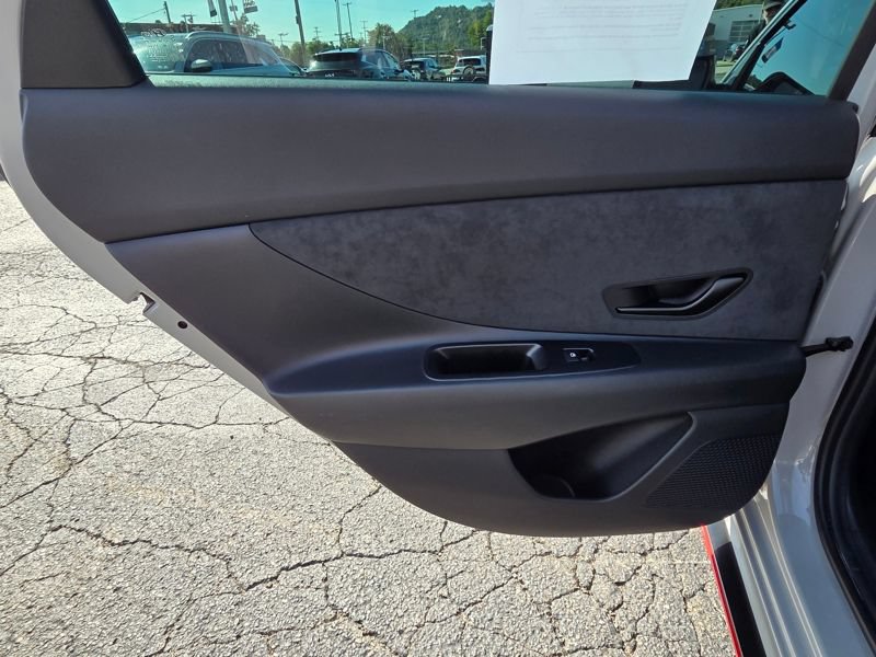 Used 2025 Hyundai Elantra N FWD image 17