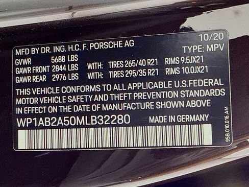 Certified 2021 Porsche Macan S AWD/4WD image 12