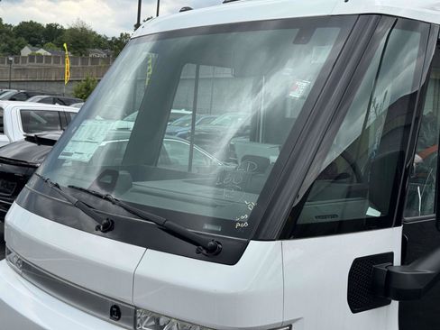 Used 2024 Chevrolet Brightdrop 600 w/ Commercial Equipment Package AWD/4WD image 31