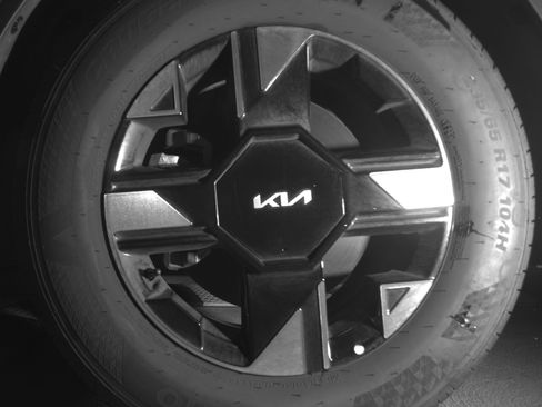 Used 2026 Kia Sportage LX FWD image 12