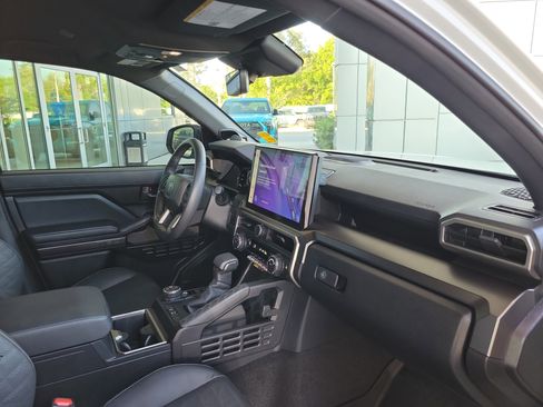 Certified 2025 Toyota 4Runner TRD Off-Road Premium image 32