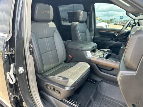 Used 2024 Chevrolet Silverado 2500 High Country w/ High Country Premium Package AWD/4WD image 27