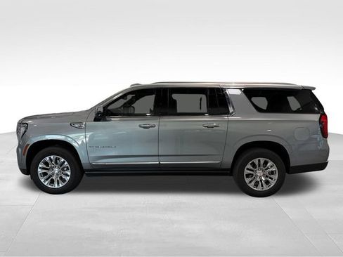 Used 2025 GMC Yukon XL Denali w/ Sun & Power Step Package AWD/4WD image 8