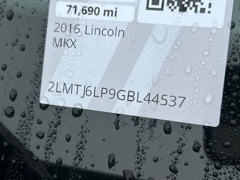 Used 2016 Lincoln MKX Reserve image 23