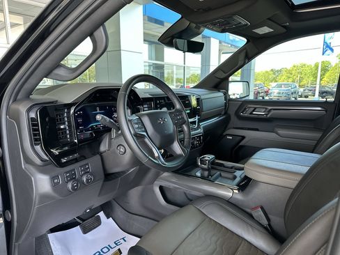 Used 2024 Chevrolet Silverado 1500 ZR2 w/ Technology Package AWD/4WD image 10